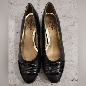 Soft Style Black Low Heels Timeless Comfort